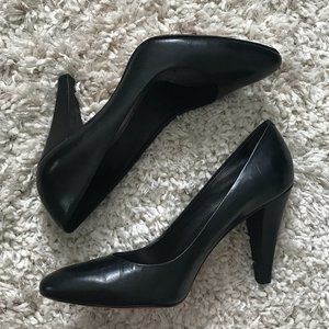 Banana Republic Black Leather Pump